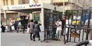 استدعاء
      محمد
      البسطويسي
      ضحية
      سيرك
      طنطا
      لسماع
      أقواله
      في
      واقعة
      الاعتداء
      والسرقة - شوف 360 الإخباري