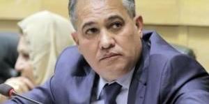 بعد
      فيديو
      الزميل
      الخالدي
      حول
      تعيين
      القيادات
      العليا
      ..
      الهميسات
      يطالب
      رئيس
      الوزراء
      بالتحقيق
      وإنصاف
      المتضررين
      -
      وثيقة - شوف 360 الإخباري