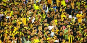 جمهور الذهب.. جماهير الاتحاد تتوج فريقها داخل وخارج الملعب - شوف 360 الإخباري