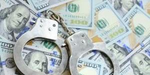 عصابة
      أردنية
      تستولي
      على
      ملايين
      الدولارات
      عبر
      شركات
      تداول
      في
      البورصات
      والأسواق
      المالية
      ..
      تفاصيل - شوف 360 الإخباري