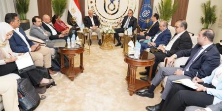 رئيس الهيئة العامة للرعاية الصحية يلتقي ممثل منظمة الصحة العالمية في مصر - شوف 360 الإخباري