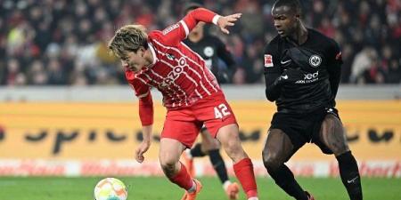 بث
      مباشر..
      شاهد
      مباراة
      فرايبورج
      وآينتراخت
      فرانكفورت
      في
      الدوري
      الألماني -شوف 360 الإخباري