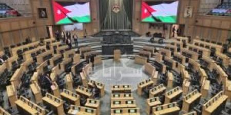 مجلس
      النواب
      في
      دورته
      الأولى
      ..
      رقابة
      منخفضة
      وتشريع
      أقل
      وكتل
      مبعثرة - شوف 360 الإخباري