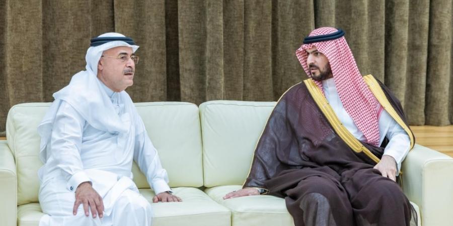 نائب أمير الشرقية يعزي المهندس أمين الناصر في وفاة والدته - شوف 360 الإخباري