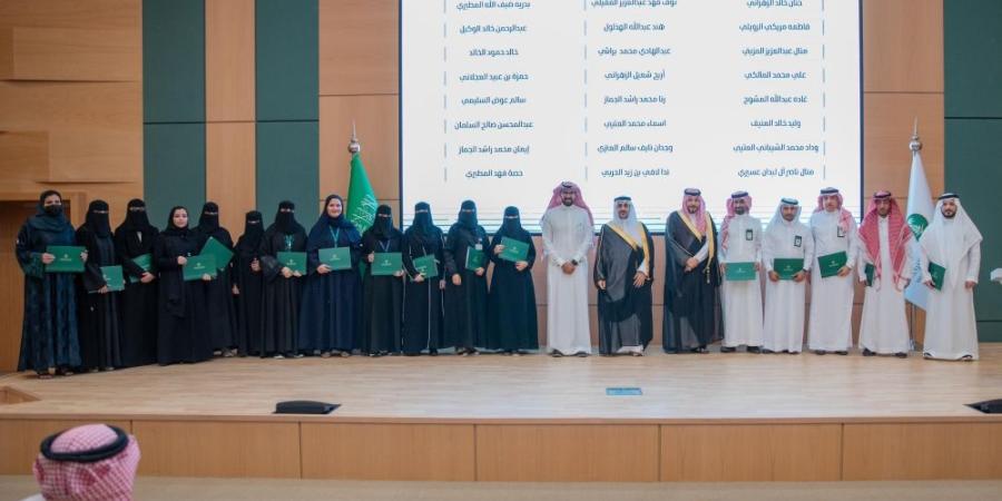 تكريم 57 موظفًا بـ "البيئة" لاجتيازهم برامج الشهادات الاحترافية - شوف 360 الإخباري