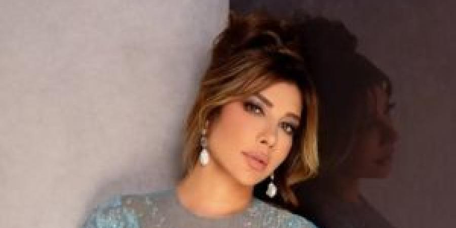 بعد
      صدمة
      نفسية
      وتشنج
      في
      وجهها
      ..
      أول
      ظهور
      لأصالة
      في
      زفاف
      نجل
      شقيقتها - شوف 360 الإخباري