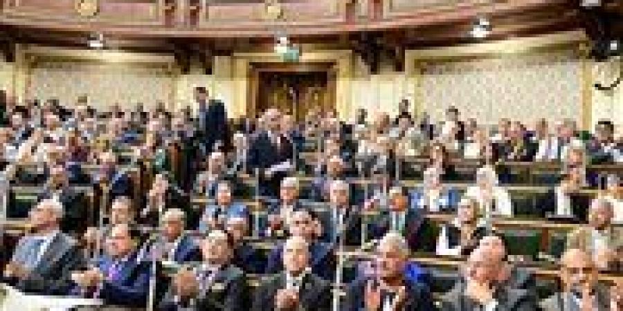 التدريب
      الإجباري
      للطلبة..
      قانون
      مزاولة
      مهنة
      الصيادلة
      يمنح
      للمتدرب
      مكافأة
      شهرية
      مقدارها
      2500
      جنيه - شوف 360 الإخباري