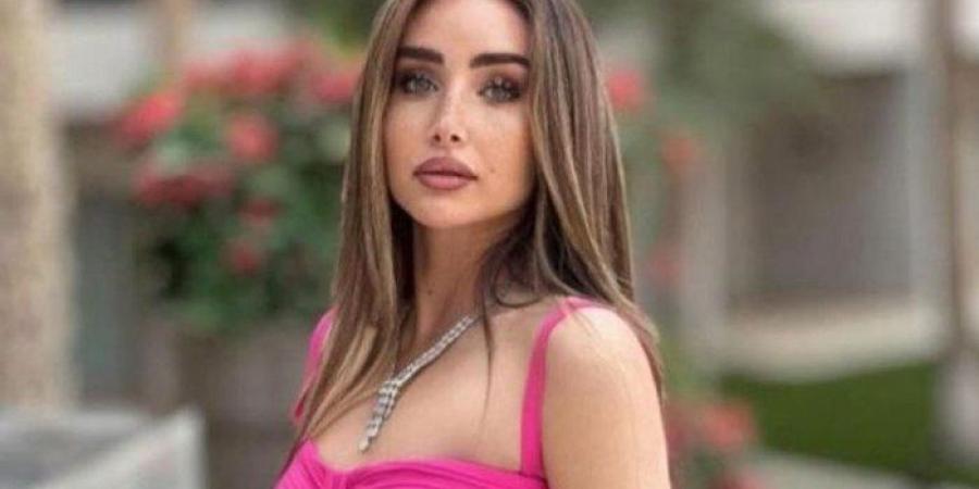 بالفيديو..
      النجمة
      هنا
      الزاهد
      تخطف
      الأنظار
      من
      شوارع
      باريس..
      .بـ"شبشب
      الفندق"! - شوف 360 الإخباري