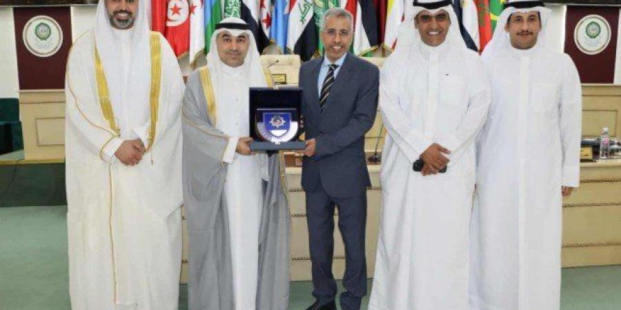 الكويت
      تترأس
      المؤتمر
      العربي
      الـ
      16
      لرؤساء
      أجهزة
      الإعلام
      الأمني
      في
      تونس - شوف 360 الإخباري