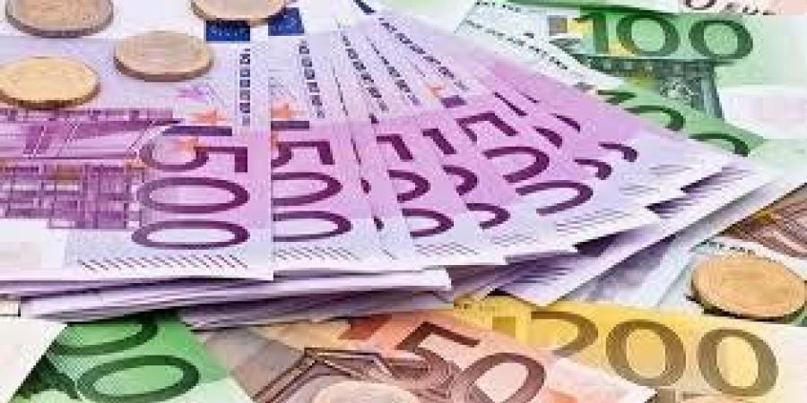 ارتفاع
      سعر
      اليورو
      فى
      البنوك
      المصرية
      مع
      بداية
      تعاملات
      اليوم -شوف 360 الإخباري