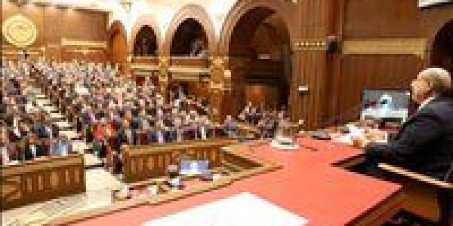 البرلمان
      يناقش
      غدًا
      تعديل
      بعض
      أحكام
      قانون
      مجلس
      الشيوخ - شوف 360 الإخباري