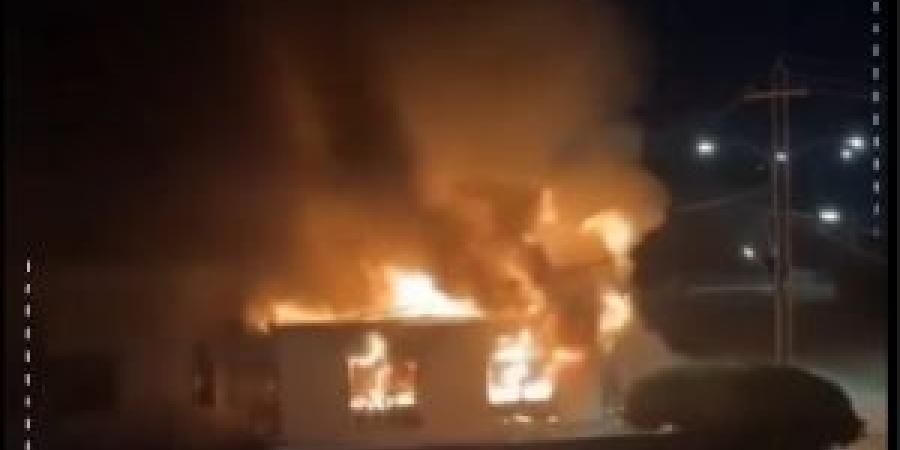 بالفيديو
      ..
      أعمال
      شغب
      وإضرام
      نار
      عقب
      جريمة
      قتل
      شاب
      وحرق
      جثته
      داخل
      محل
      "دراي
      كلين" - شوف 360 الإخباري