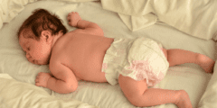 نوم الرضيع على بطنه لطرد الغازات والتخلص من المغص – موقع كيف